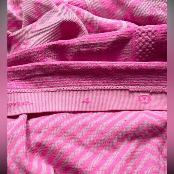 Vintage Lululemon Swiftly Tech!! So cute and comfy - Picture 4 of 4